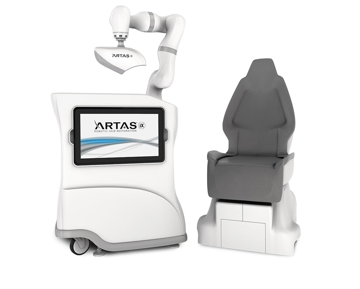 El dispositivo robótico y sillón de tratamiento ARTAS